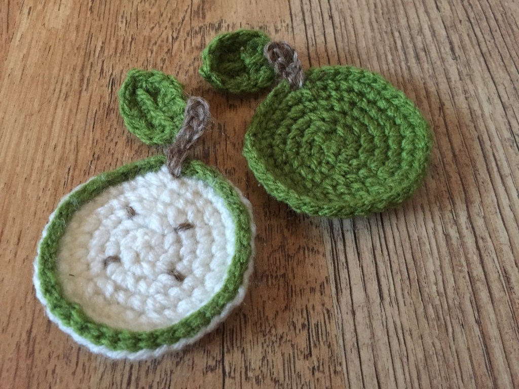 Crochet Mini Apples Pattern – Perfect For Teachers Gift&nbsp;Tags