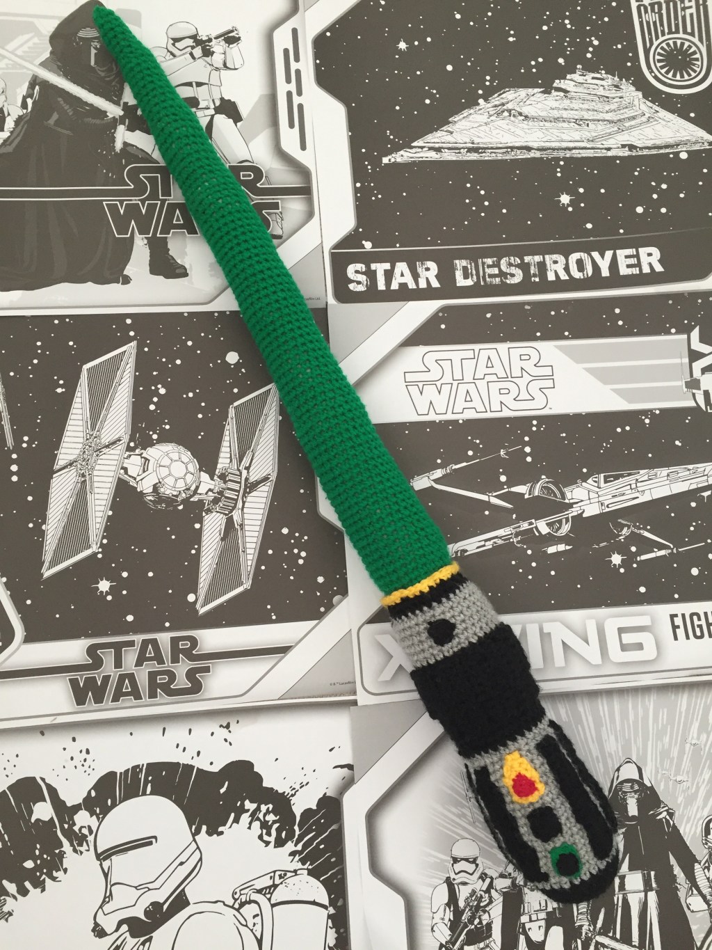 Star Wars Lightsaber Crochet Pattern: Part 4 – Dark Green&nbsp;Lightsaber
