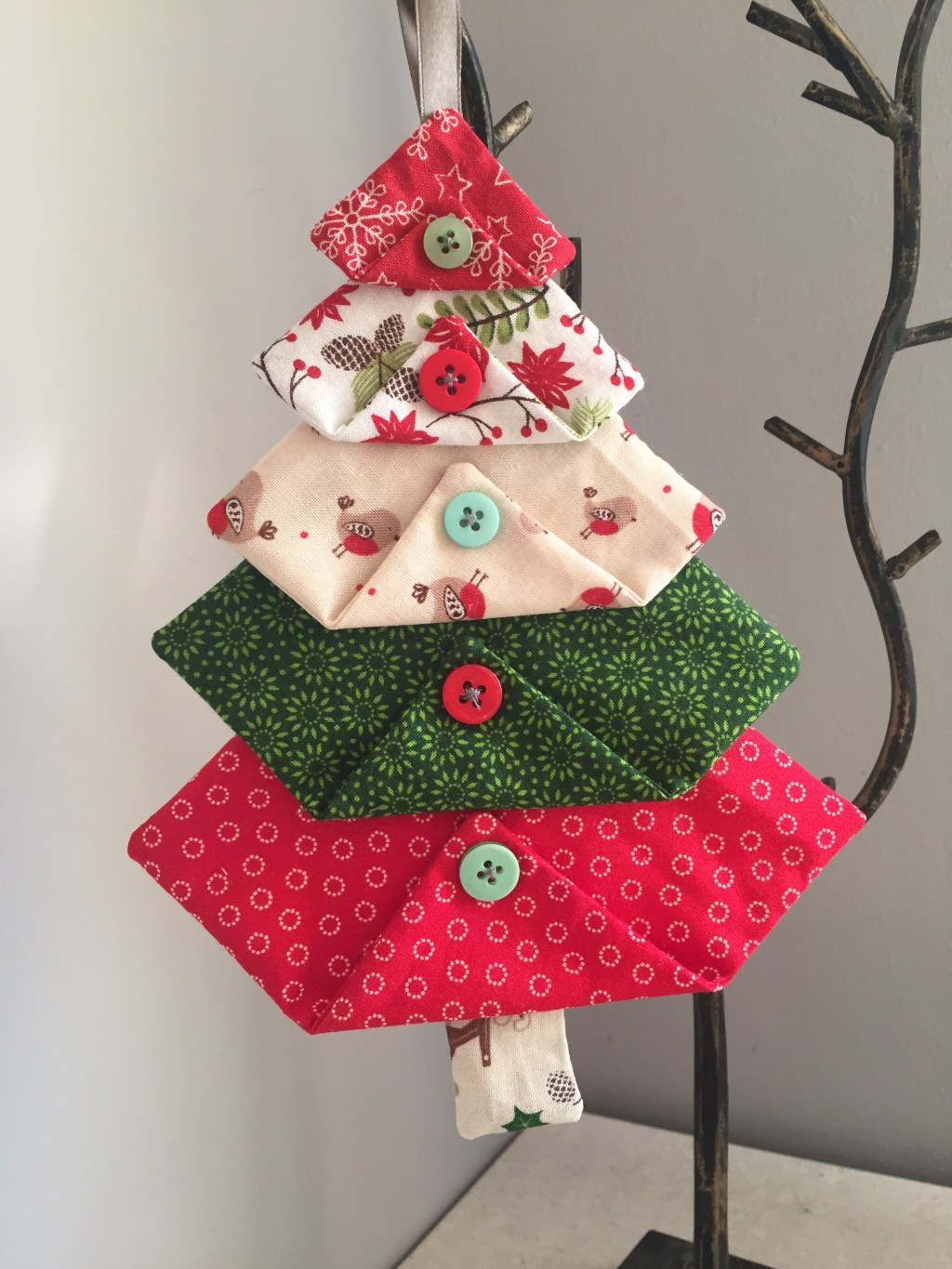 Sewing Tutorial: Folded Fabric Christmas Tree Decorations – Perfect For A Last Minute&nbsp;Make