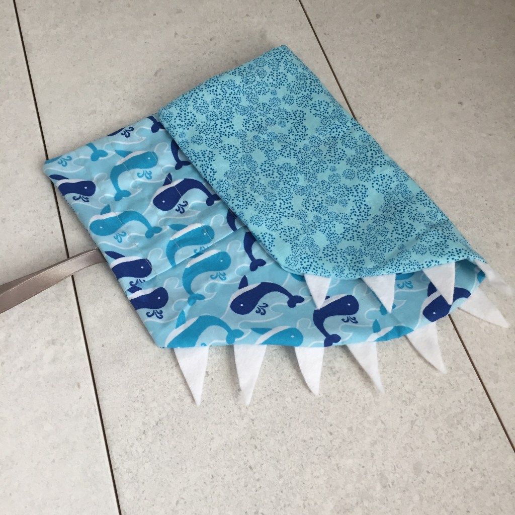 Sewing Tutorial: Shark Pencil/Crochet Hook Case Fabric&nbsp;Roll