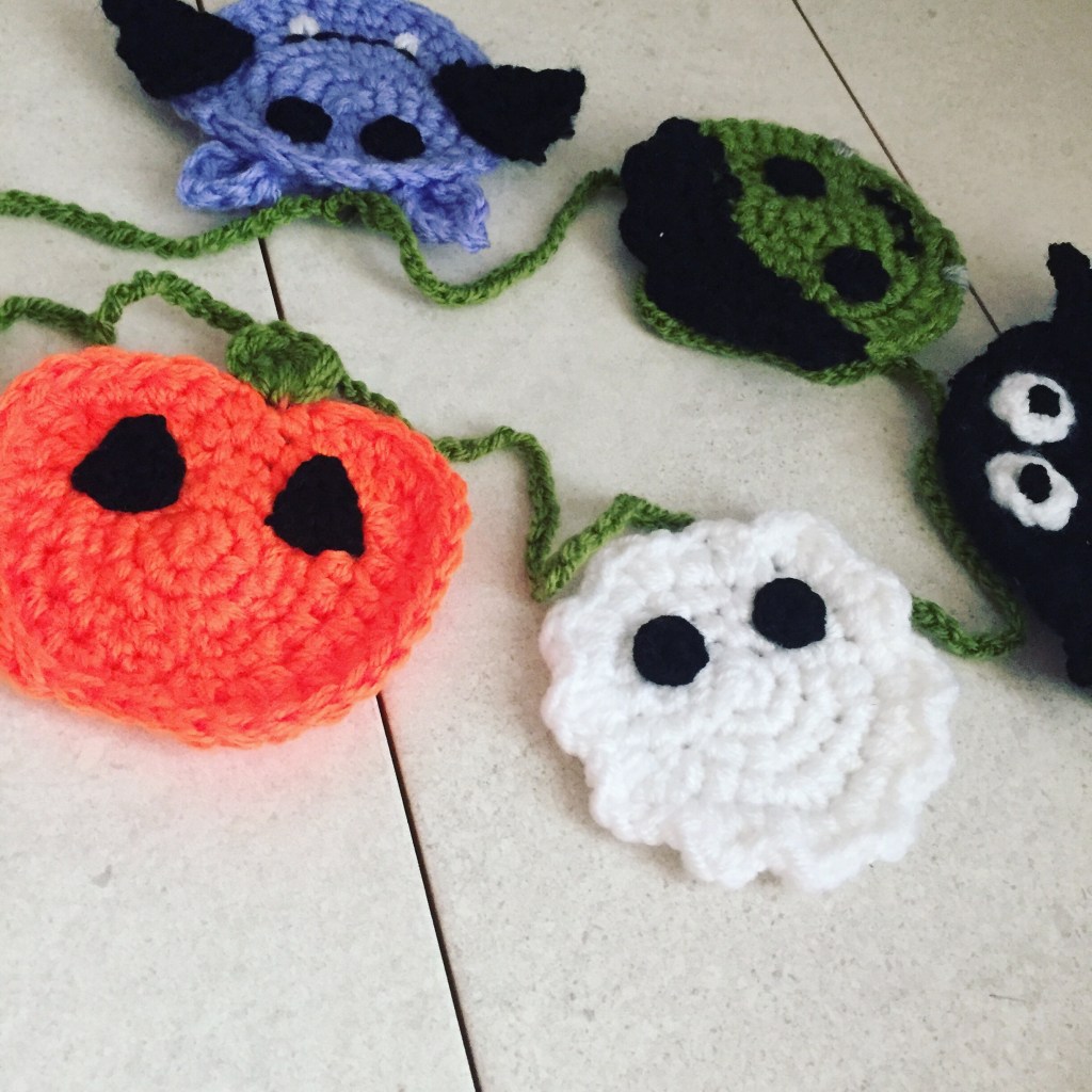 Halloween Crochet Bunting Pattern (Bat, Monster, Pumpkin, Spider, Bat,&nbsp;Ghost)