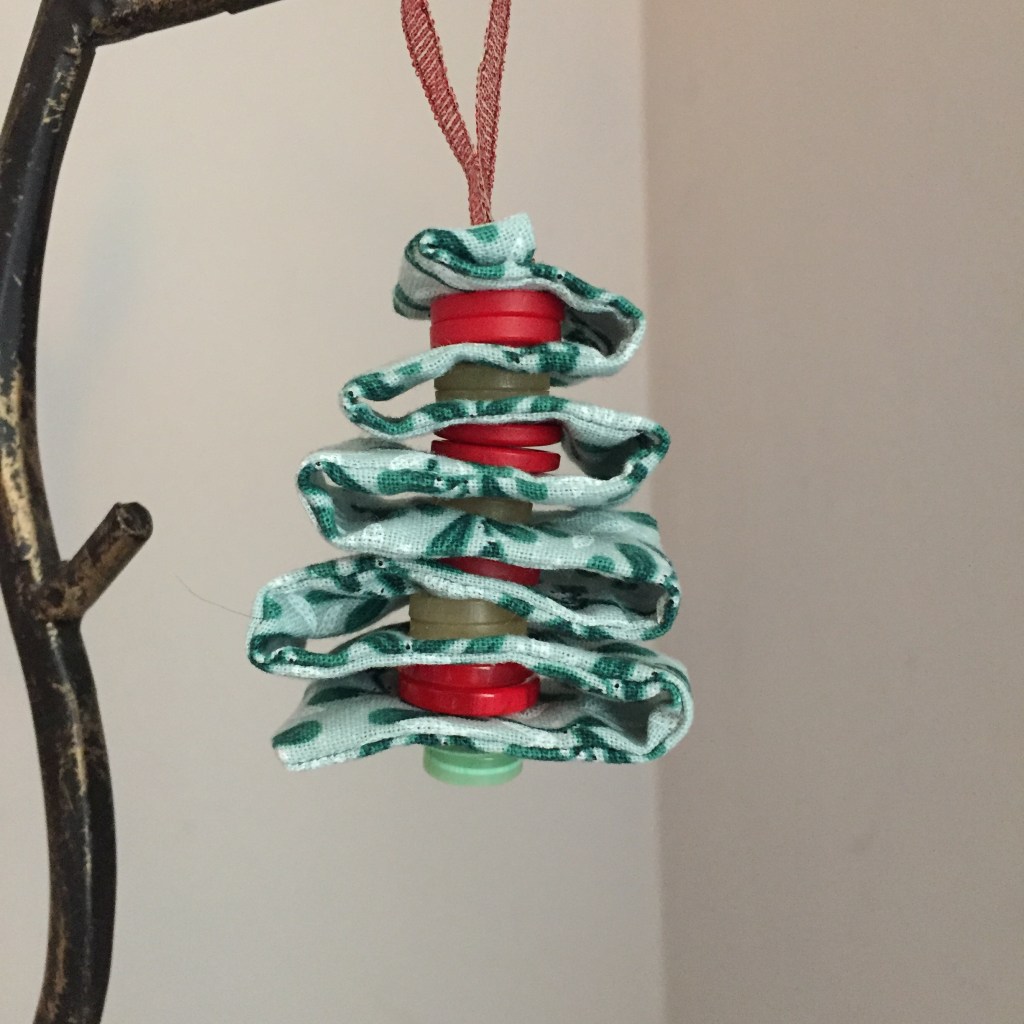 Mini Sewing Tutorial: Folded Fabric Ribbon And Button Christmas Tree&nbsp;Ornament