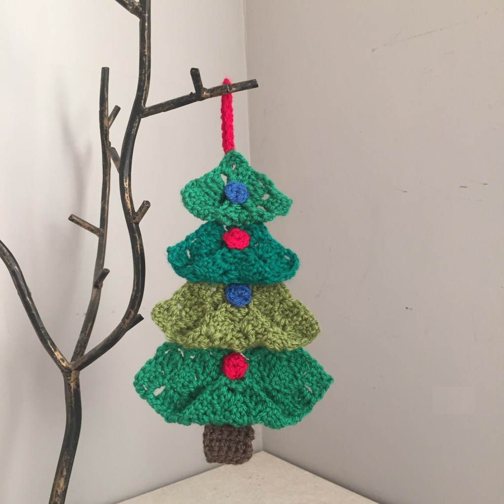 Corner To Corner Crochet Quick Make: Folded Crochet Square Christmas Tree&nbsp;Decoration
