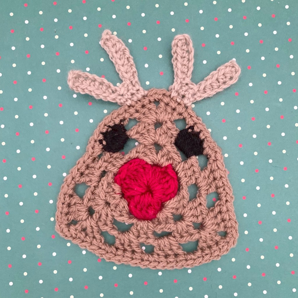Crochet Reindeer Christmas Decoration/Mat: Little Christmas Twist On A Triangle&nbsp;Granny