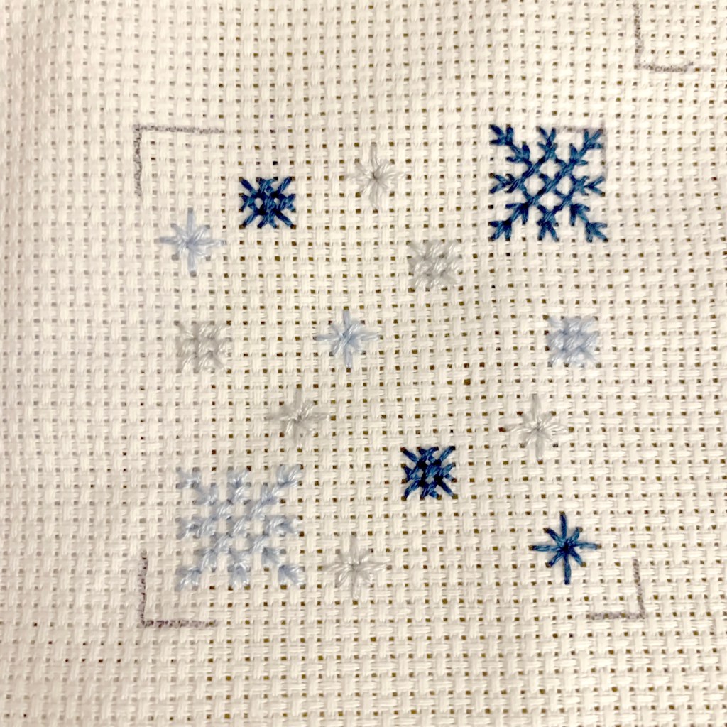 Mini Christmas Cross Stitch Designs: Part 1 –&nbsp;Snowflakes