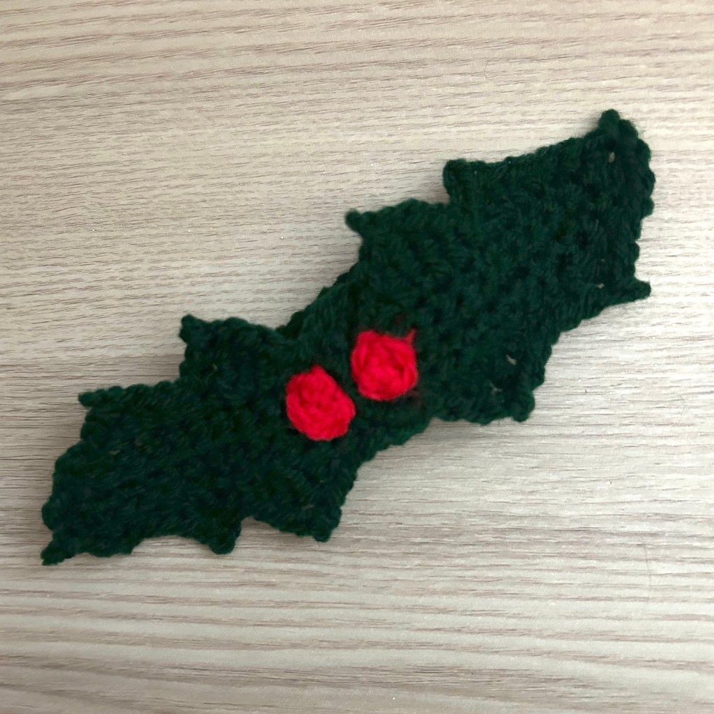 Crochet Christmas Holly Napkin Rings&nbsp;Pattern
