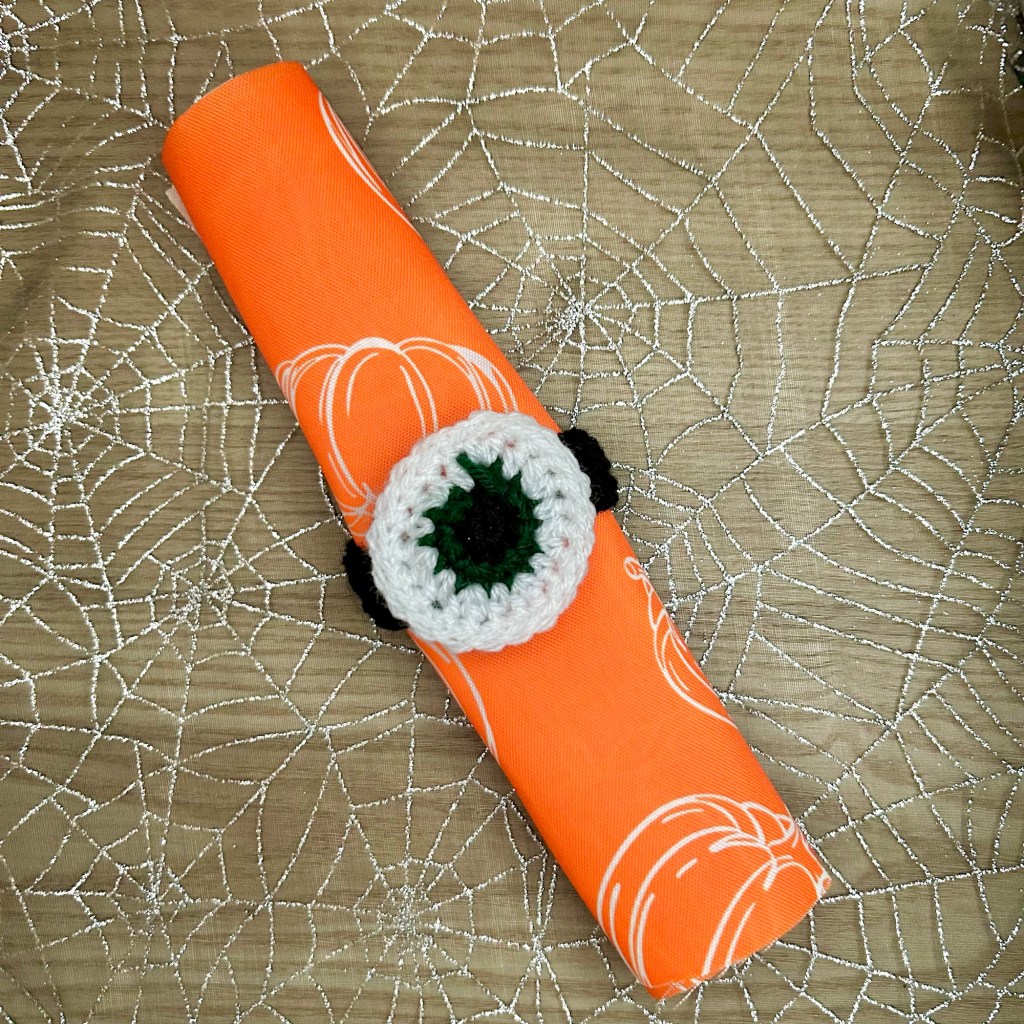 Crochet Halloween Eyeball Themed Napkin Rings&nbsp;Pattern