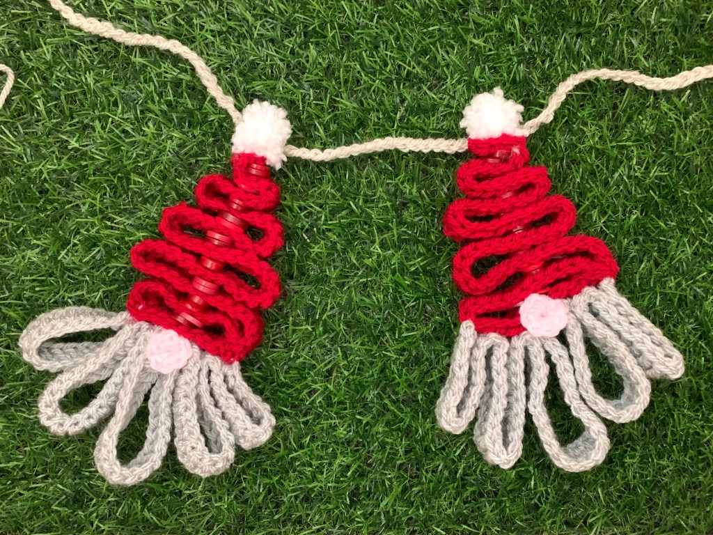 Folded Crochet Ribbon Santa Christmas&nbsp;Bunting